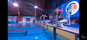 Спортсмены с нарушением зрения завоевали одну золотую и две бронзовые медали во второй соревновательный день открытого чемпионата Европы по плаванию в Португалии