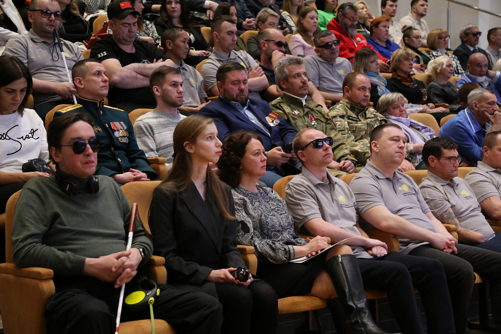 О. В. Семенова в Семейном центре имени А. И. Мещерякова в Сергиевом Посаде приняла участие в работе Межрегионального форума «Социальная реабилитация и абилитация участников специальной военной операции с нарушениями слуха и зрения» 