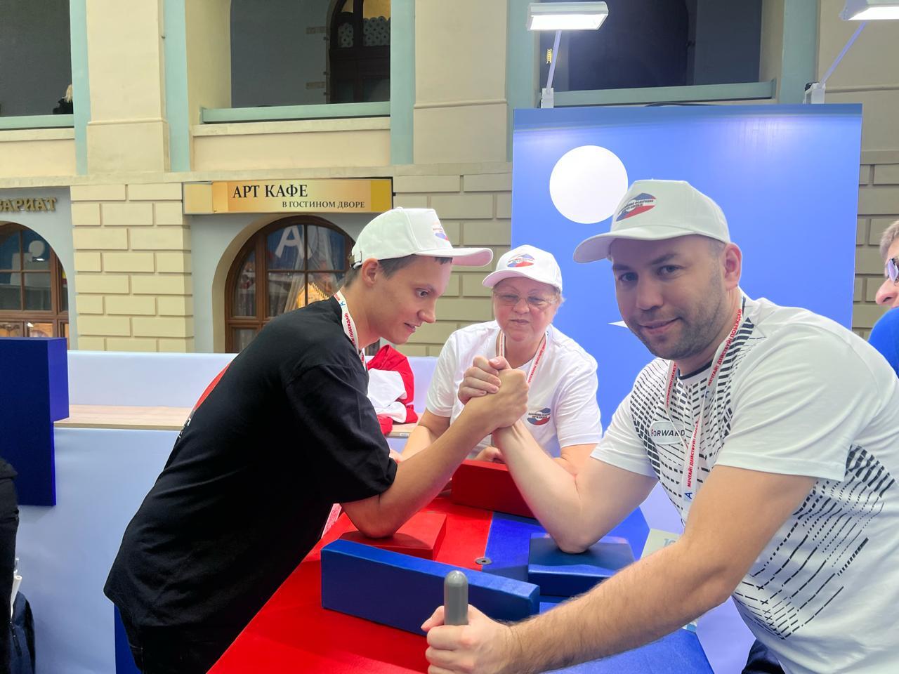 ВФСС в г. Москве в Выставочном центре «Гостиный двор» организовала проведение мастер-класса по армспорту в рамках Национального чемпионата по профессиональному мастерству среди инвалидов и лиц с ОВЗ «Абилимпикс»