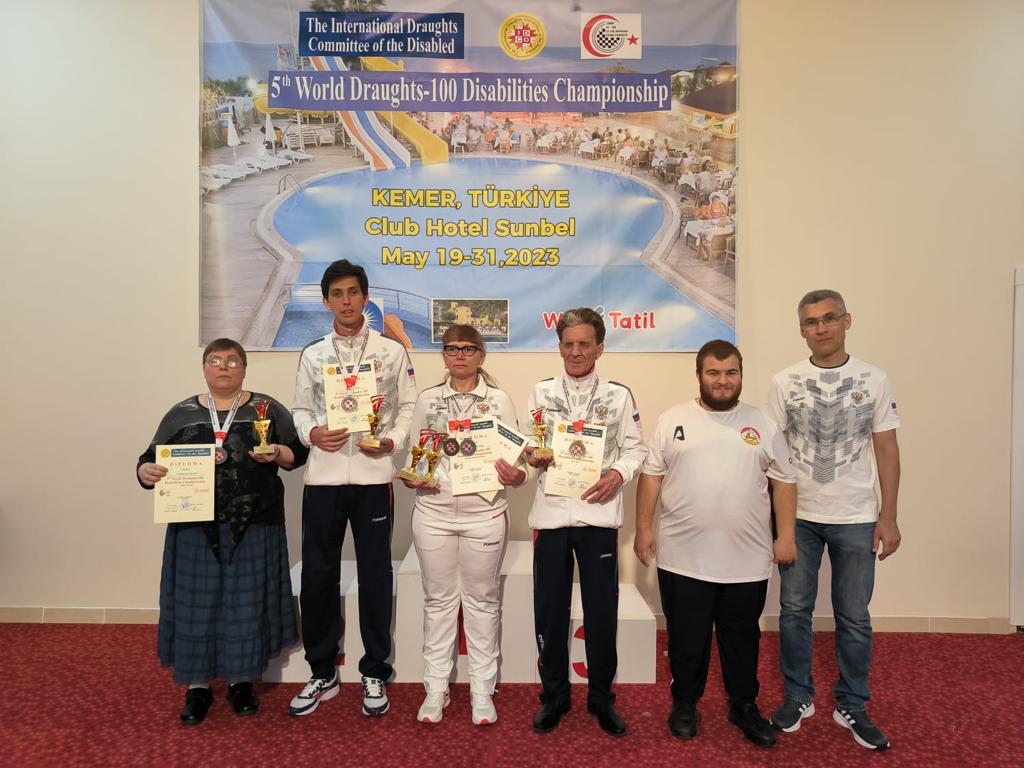 Российские спортсмены завоевали 2 золотые и 3 серебряные медали на чемпионате и первенстве мира по шашкам спорта слепых