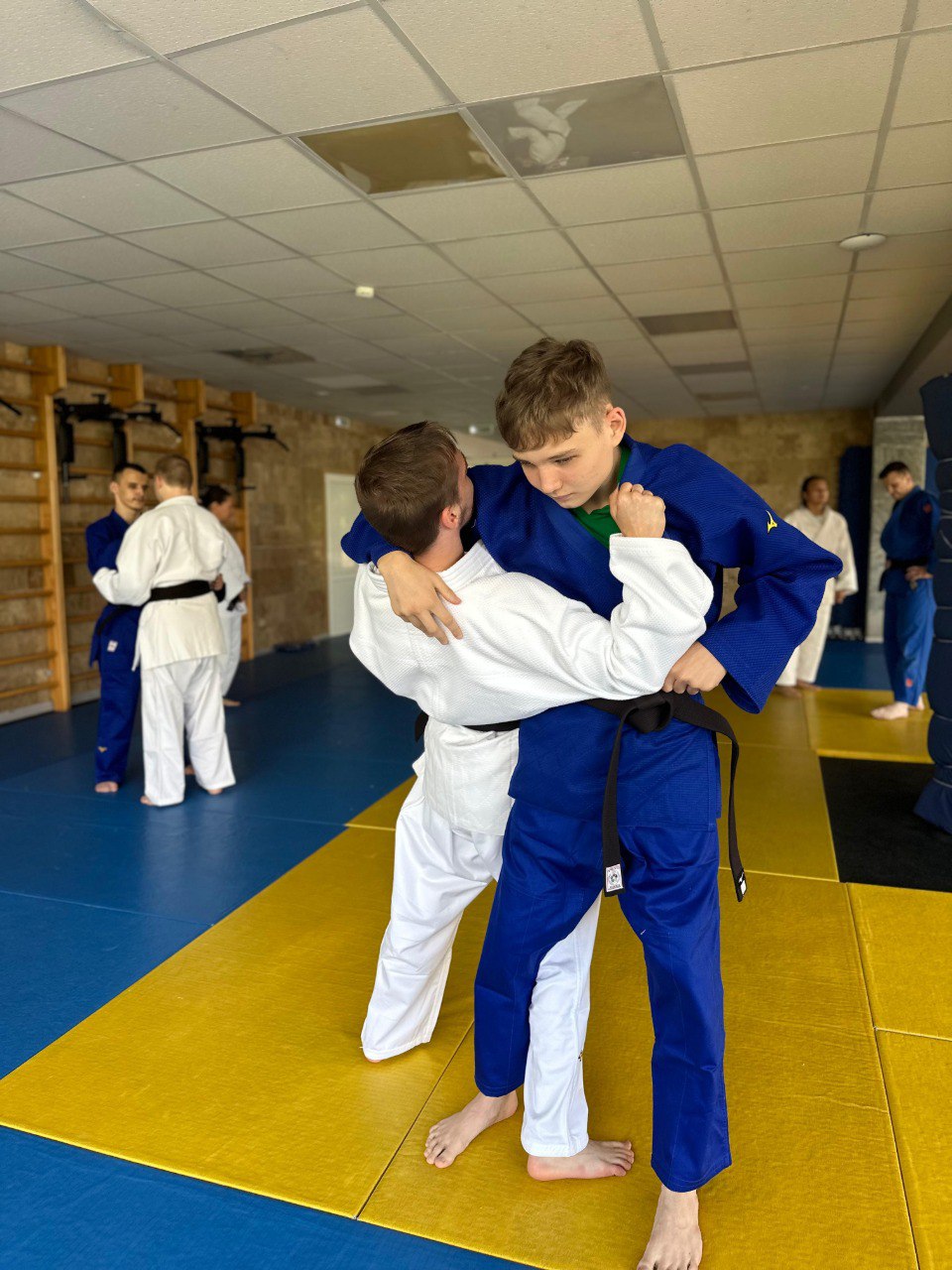 Дорогу молодому поколению чемпионов!